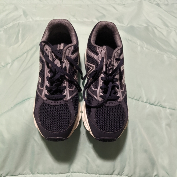 Shoes - Picture 4 of 4